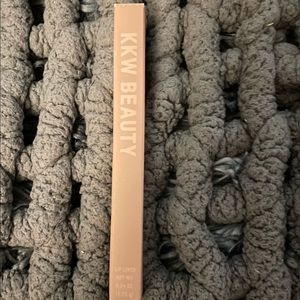 Brand New KKW Beauty Lip Liner in Nude 2